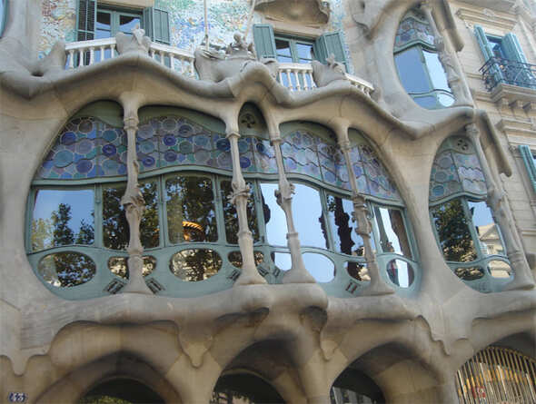 casa batllo mosaic. Casa Batllo - Barcelona