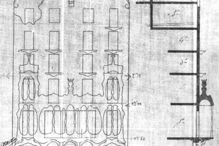 Dibujo de Gaudí de 1904 mostrando la fachada y la sección de la Casa Batlló, presentado para el permiso de transformación