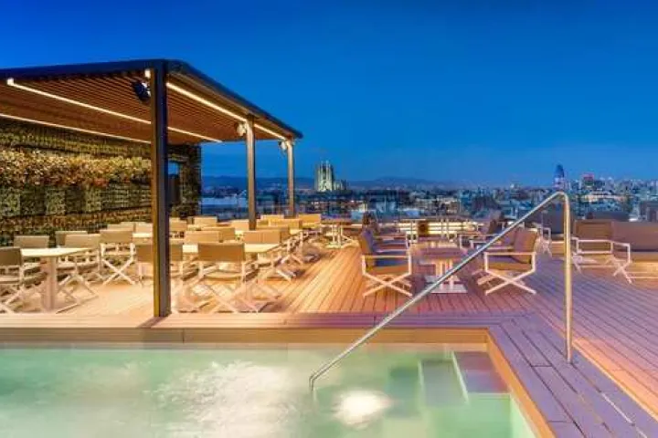 Die Terrasse des Rooftops Majestic in Barcelona.