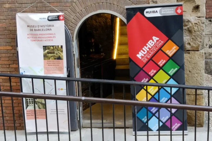 Plaça del Rei : L'entrée du MUHBA