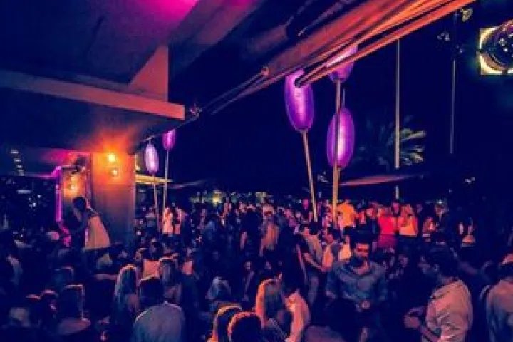 Opium Mar em Barcelona, foto da seleção de clubes Barcelona.com.