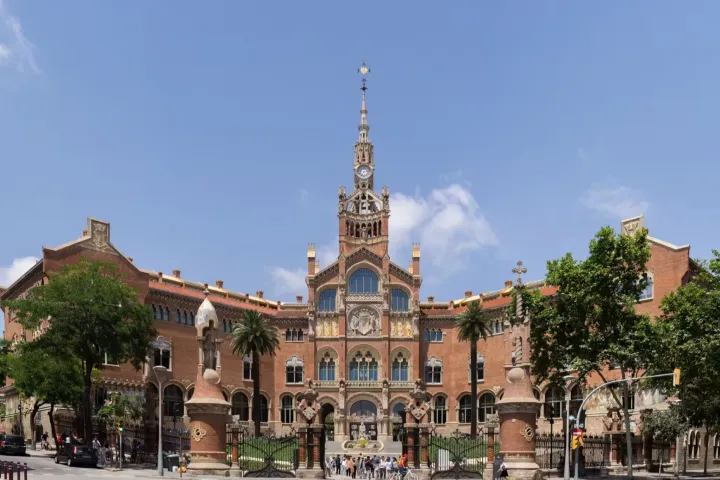 Recinto modernista di Sant Pau, Ingresso monumentale