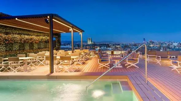 Die Terrasse des Rooftops Majestic in Barcelona.